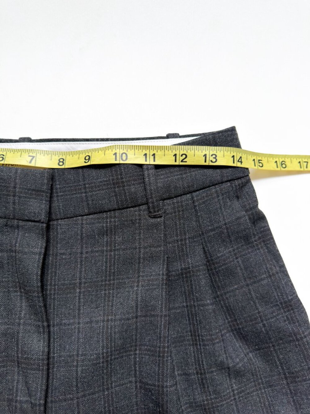 Aritzia The Effortless Pant (Re)fined Charcoal Grey Plaid Size 6 - Picture 5 of 7